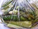 Огурцы больше не мариную: беру пакет и смешиваю с дешёвыми продуктами — уже через три часа хрустим