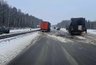 Миниатюра новости: На трассе Пермь — Екатеринбург грузовики заблокировали движение: подробности и последствия аварии