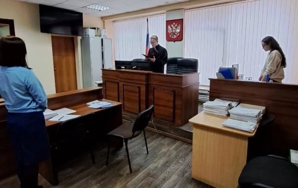 Два с половиной года колонии получила хозяйка "резиновой" квартиры в Екатеринбурге за фиктивную регистрацию мигрантов