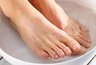 Миниатюра новости: 1 ложка на 3 литра воды, и пятки станут мягкими, как у младенца: действенный метод домашнего ухода за ногами