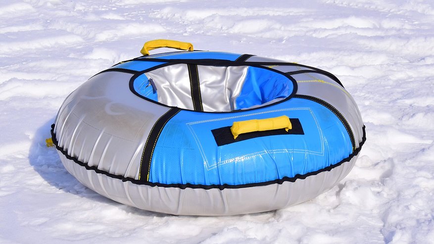 Главная картинка новости: Где покататься на тюбинге и ледянке в Екатеринбурге: список безопасных горок и правила