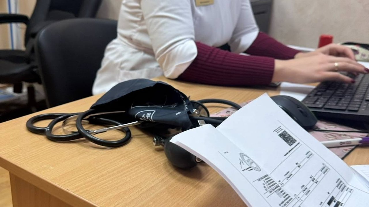 Главная картинка новости: Перечислены медицинские услуги, которые больше не оплачивает полис ОМС: вот что важно знать