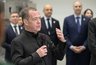 Миниатюра новости: Дмитрий Медведев посетил завод «Уральские локомотивы»: что рассказали о создании высокоскоростного поезда