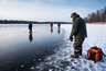 Миниатюра новости: Очевидец спас провалившегося под лед мужчину на Шарташе