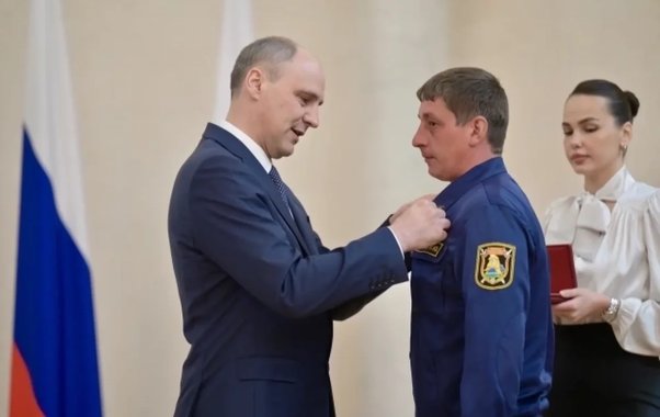 Денис Паслер лично наградил выдающихся жителей Свердловской области
