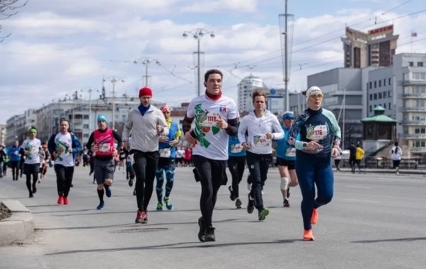 В Екатеринбурге перекроют дороги из-за забега «Майская гроза» — список улиц и время закрытия