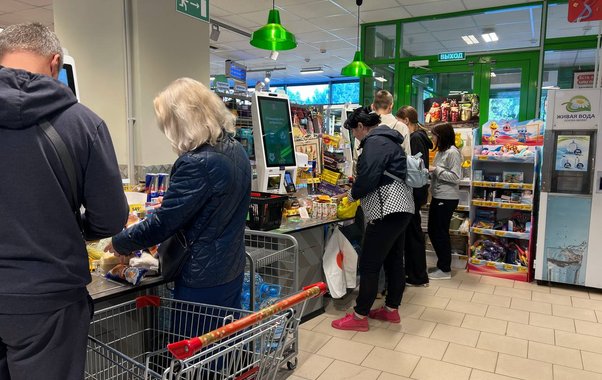 Свердловчане с льготами смогут получать скидки в магазинах через мессенджер MAX