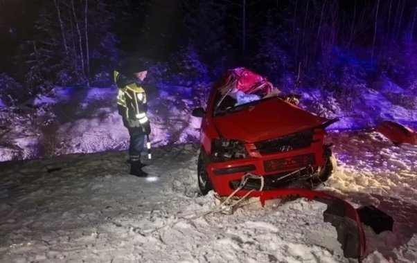 Две женщины погибли в лобовом столкновении с «КамАЗом» под Нижним Тагилом