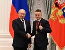 Владимир Путин вручил государственные награды спортсменам и ученой из Свердловской области