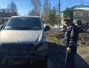 В Серове Mercedes-Benz не пропустил «ВАЗ» на перекрестке — легковушка перевернулась, пострадала пассажирка
