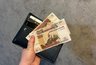 «В мае рубль поплывёт»: экономист — о девальвации и что делать с накоплениями