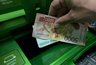 Банки ввели три новых правила снятия наличных: кому придётся платить и почему блокируют операции