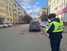 Восьмилетний мальчик попал под колеса иномарки на зеленый свет в Екатеринбурге