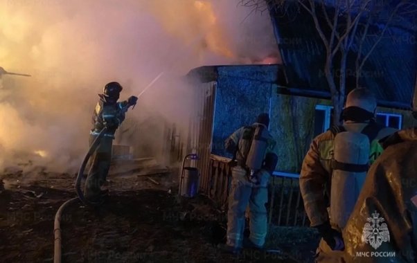 В частном доме под Ирбитом при пожаре погиб мужчина: подробности от МЧС