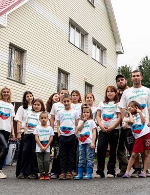 В Екатеринбурге мама 11 детей получила орден от президента и создала школу для многодетных