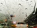«Сидите дома»: на Свердловскую область летят ливни, град и ветер до 25 м/с