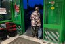 Пенсионеры, которые живут одни: с июня ждите гостей из соцзащиты и налоговиков