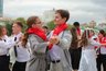 240 пар исполнили «Вальс Победы» в Историческом сквере Екатеринбурга