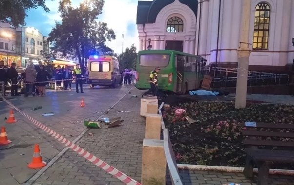 ДТП в Екатеринбурге 10 июня: четверо погибших, включая ребенка — следователи ищут очевидцев