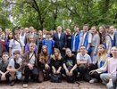 В Екатеринбурге появилась Аллея волонтёров: мэр вручил награды самым активным добровольцам