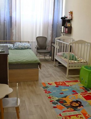 «Материнство не должно быть одиночеством»: в Сысертском районе открыли кризисную квартиру для молодых мам
