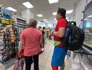 Продуктовые магазины массово сокращают часы работы: что происходит