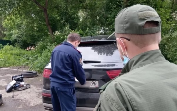 Убийство на парковке в Нижнем Тагиле: мужчина выстрелил в спину знакомому и скрылся