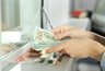 Как правильно покупать валюту перед отпуском: курс рубля, лимиты в банках и нужен ли паспорт