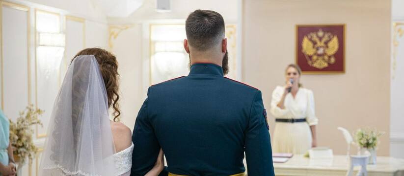 Депутат Дмитрий Николаев помог свердловскому военному организовать свадьбу