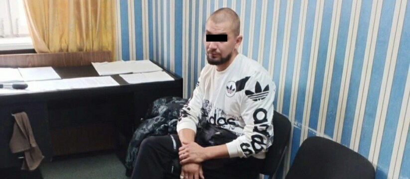 Свердловские сыщики задержали курьера, работавшего на киберпреступников