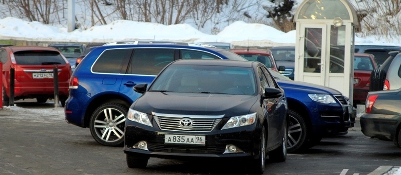 Высокие требования и большая зарплата: в Екатеринбурге не могут найти водителей для депутатов Госдумы