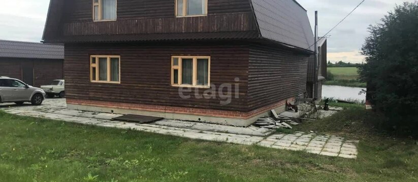120 миллионов: на Урале продают дом, похожий на барак