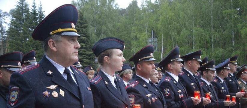 Свердловские ветераны МВД в День памяти и скорби провели масштабную акцию