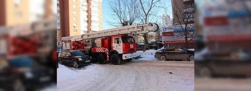 В Екатеринбурге произошел пожар на подземной парковке