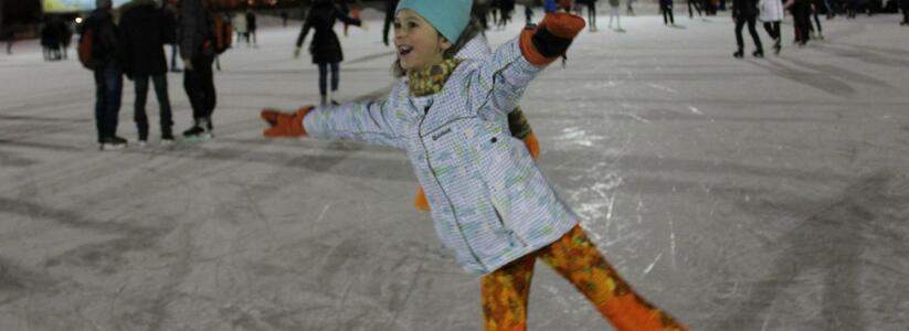 В Екатеринбурге 142 площадки готовятся к открытию сезона массовых катаний на коньках