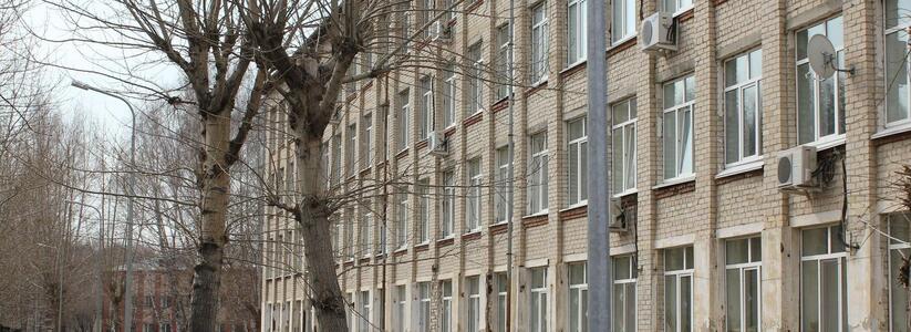 Школы и детсады Екатеринбурга проверяют после сообщений о новом стрелке
