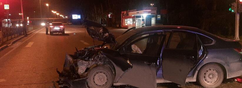 В Екатеринбурге столкнулись два автомобиля. Пострадал маленький мальчик