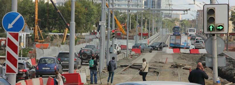 В Екатеринбурге мост через Исеть на Реактивной не откроют еще месяц