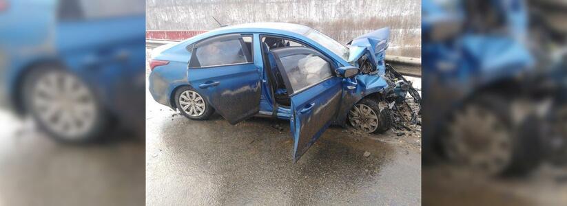 На трассе под Нижними Сергами в ДТП погибли два пассажира Hyundai Solaris