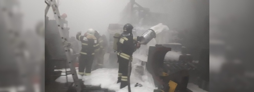 Вредные вещества в пределах нормы: на екатеринбургском заводе "ВИЗ-сталь" потушили огонь