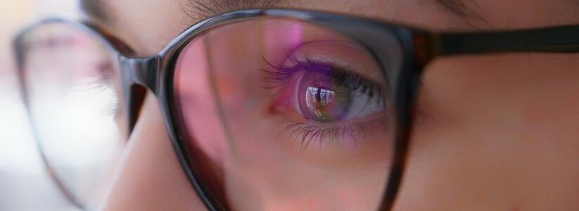 Как защитить глаза на самоизоляции: советы опытного врача