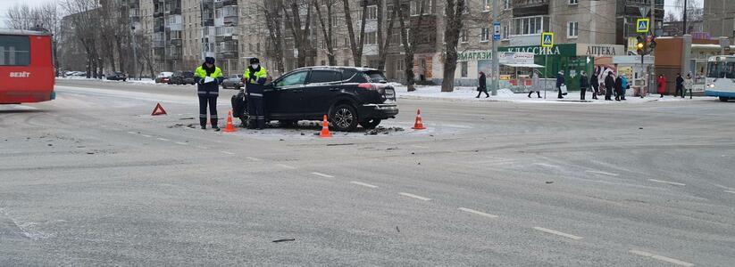 За сутки два ребенка пострадали в результате ДТП в Екатеринбурге