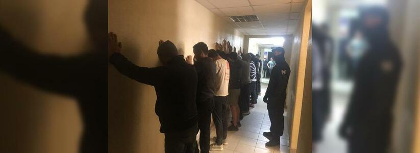 В Свердловской области полиция устроила облаву на мигрантов