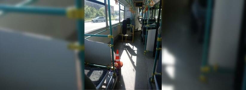 В столице Урала пассажирка травмировала голову, упав в автобусе