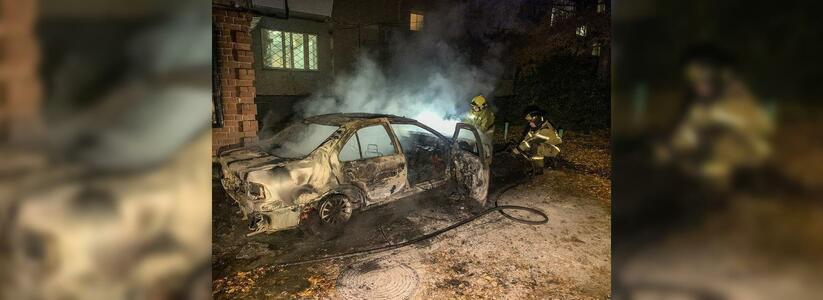 За ночь в Юго-Западном районе Екатеринбурга сгорели три машины