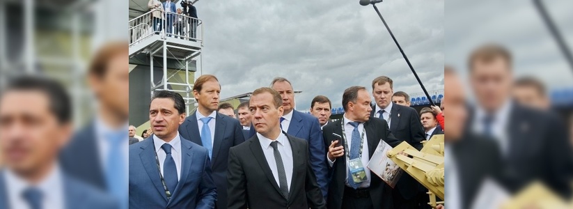 Дмитрий Медведев посетил выставку Russia Arms Expo 2015 в Нижнем Тагиле 10 сентября 2015 года – фото видео