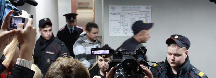 В Екатеринбурге рассматривают апелляцию двух полицейских из Заречного, обвиняемых в пытках 8 октября 2015 года – фото видео