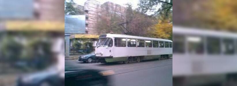 В Екатеринбурге в выходные пять трамваев и один троллейбус изменят свои маршруты - 17-18 октября 2015 года