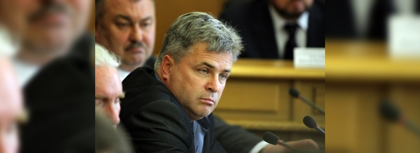 Бывшего депутата Екатеринбурга Олега Кинева оставили под арестом еще на полгода, а он попал в больницу