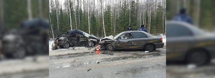 ДТП в Свердловской области: под Качканаром лоб в лоб столкнулись два автомобиля - 28 октября 2015 года